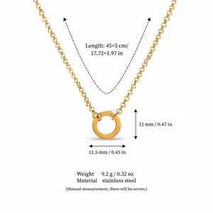 Collier en acier inoxydable plaqué or avec pendentif rond et détails de taille
