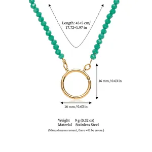 Collier en acier inoxydable avec perles vertes et pendentif anneau doré 16mm détails