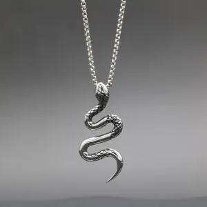 Vintage roestvrijstalen slang hanger ketting voor mannen met een verfijnde box ketting