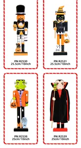 Gedetailleerd overzicht van vier Halloween-notenkrakers met pompoen- en katstijlen.
