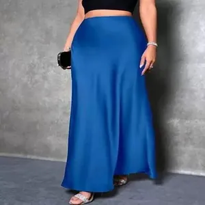 Eleganter blauer Satin-Maxirock mit hoher Taille und Fischschwanz-Saum für Damen.