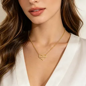 Elegante goud vergulde hart ketting met mamma hanger en schitterende zirkonia's