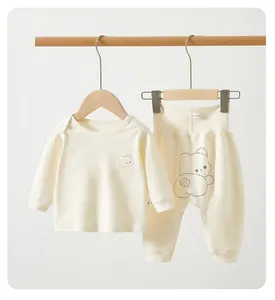 Two-piece infant cotton thermal underwear set with cute bear print and high waist