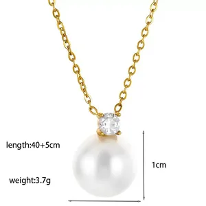 Elegante 18 Karat Goldkette mit rundem Süßwasserperlenanhänger und funkelndem Zirkonstein