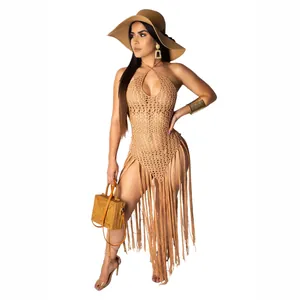 Robe de plage au crochet bohème avec de longues franges pour les vacances d'été