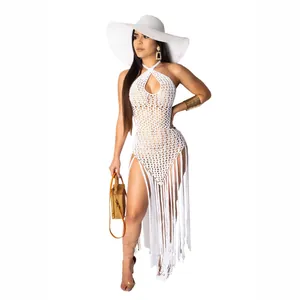 Robe de plage élégante en crochet blanc avec longues franges et licou sexy pour les vacances