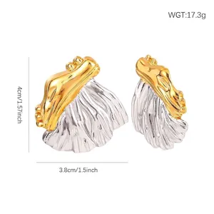 Dimensions détaillées et mesure du poids des boucles d'oreilles plissées or et argent