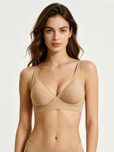 Reggiseno senza cuciture color carne con scollo a V profondo e sostegno morbido