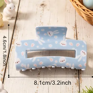Nahaufnahme der blauen Hasen-Haarklammer mit Maßen von 8,1 cm und 4,6 cm für Haare.