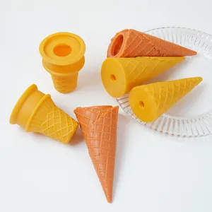 Modelli realistici di coni gelato simulati per il fai-da-te alimentare e l'artigianato.