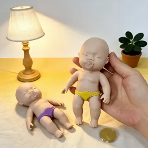 Simpatico giocattolo antistress squishy a forma di neonato a rimbalzo lento