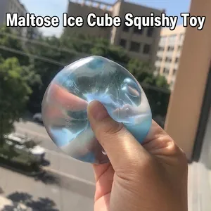 Juguete de descompresión blando con forma de cubito de hielo de maltosa azul claro