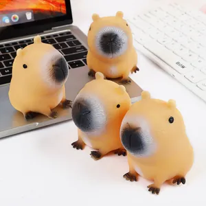 Cuatro lindos juguetes antiestrés Capybara de espuma suave con rebote lento para apretar