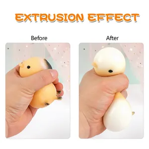 Lindo juguete antiestrés de Capibara que muestra el efecto de extrusión antes y después