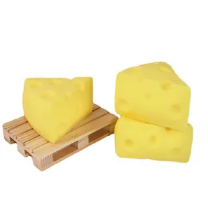 Realistisches Käse-Squishy-Spielzeug zum kreativen Stressabbau und Spielen.