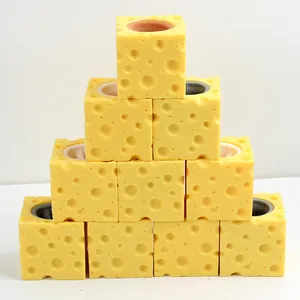 Stapel gelber TPR-Käse-Quetschspielzeuge zum Stressabbau und kreativen Spielen