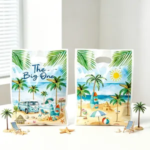Detailansicht von zwei sommerlichen Strand-Geschenktüten mit tropischen Palmen-Motiven