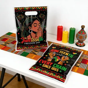 Sacs-cadeaux Juneteenth en plastique avec motifs panafricains et poignées de transport