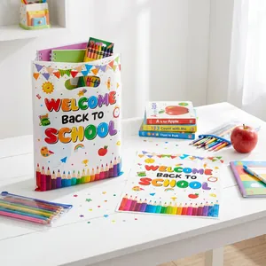 Borsa in plastica Back to School con stampa colorata di matite e bandierine festose