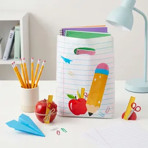Schultasche mit Notizbuchlinien, Bleistift- und Apfelgrafik für den Schulanfang-Geschenke