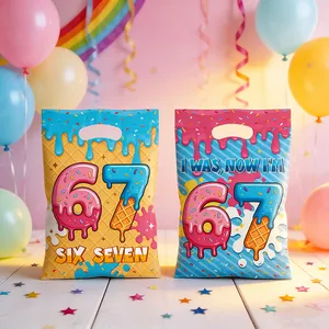 Feestelijke verjaardagscadeautasjes met donut en ijsje nummer 67 geprint ontwerp