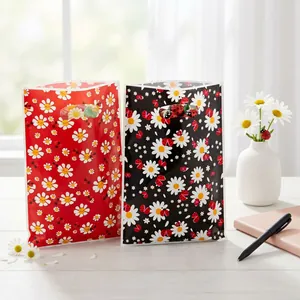 Bolsas de regalo de plástico con margaritas y mariquitas para temas primaverales