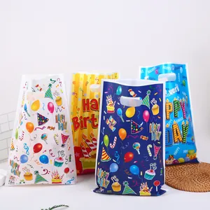 Sacchetti regalo colorati assortiti per compleanno con motivi di palloncini e cupcake