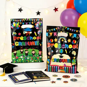Kleurrijke Preschool Graduate plastic cadeauzakjes voor snoepjes op het afstudeerfeest