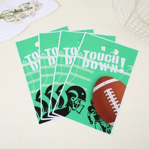 Bolsas de regalo verdes con tema de fútbol y estampado Touch Down para fiestas