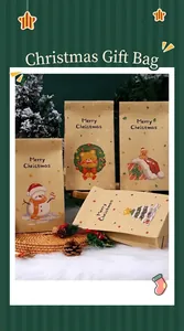 Divers sacs cadeaux en papier kraft de Noël avec des illustrations festives et vœux
