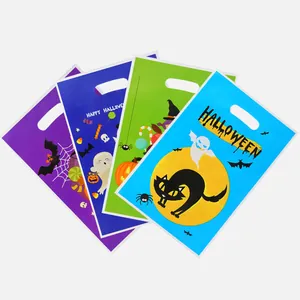 Sacchetti regalo di Halloween colorati in plastica con stampe di fantasmi per caramelle
