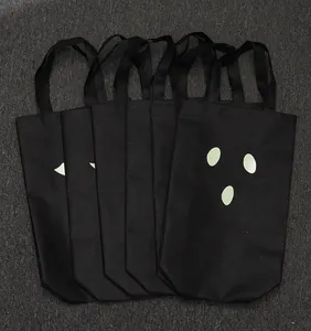 Set de bolsas de regalo de Halloween negras con diseño minimalista de fantasma luminoso