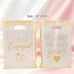 Just Engaged Bolsas de Regalo para Fiesta de Compromiso Blanco Oro Boda Souvenir Bolsos de Plástico Bolsas para Dulces Con Asa