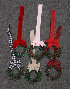 Six mini couronnes de Noël festives avec nœuds en ruban de velours et carreaux