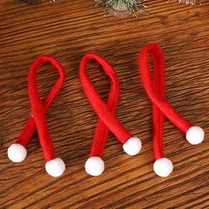 Set decorativo di 3 mini sciarpe di Natale rosse con pompon bianchi per bottiglie