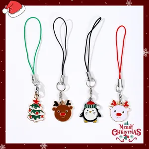 Colección de Colgantes de Llavero de Esmalte de Aleación de Navidad Lindo Papá Noel Árbol de Navidad Reno Pingüino Adorno