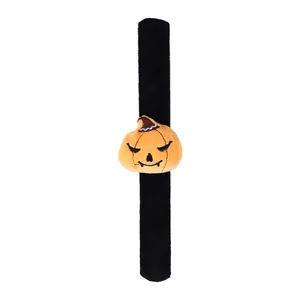 Braccialetto a scatto in peluche di Halloween con decorazione a zucca arancione