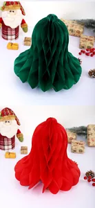 Campane natalizie decorative in carta a nido d'ape nei colori verde e rosso festivi