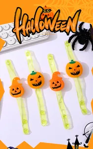 Set mit vier leuchtenden Halloween-Kürbis-Armbändern für Kinderpartys und Geschenke