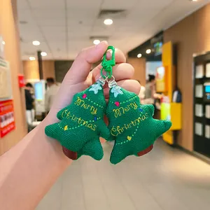 Coppia di portachiavi a forma di albero di Natale in peluche con ricamo Merry Christmas