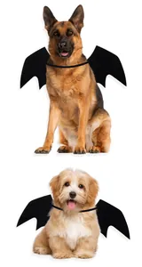 Halloween Fledermausflügel für Haustiere, gezeigt an einem Deutschen Schäferhund.