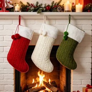 Kabelgebreide Kerstsok Met Faux Fur Rand Pompons Hangende Decoratie Cadeauzakje Voor Vakantiefeest Decoratie