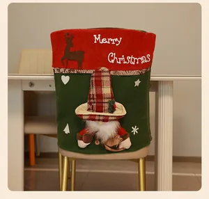 Housse de chaise de Noël festive avec gnome 3D et broderie texte Merry Christmas