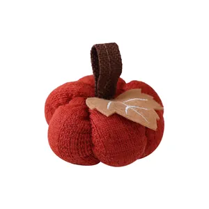 Decoratief gebreid oranje pompoen hangornament voor Thanksgiving oogstfeest decor