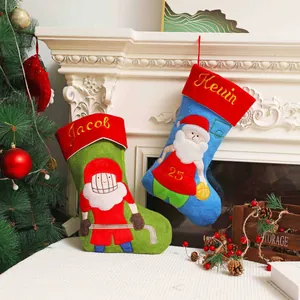 Personalisierte Sport-Weihnachtssocken mit Weihnachtsmann-Basketball- und Eishockey-Motiven