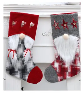 Calcetines navideños de gnomo festivos con barba de piel sintética y trenzas blancas