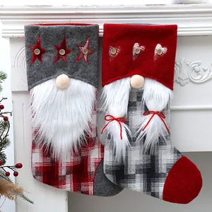 Calcetín de Navidad Rudolph Gnomo Bolsa de Regalo Tela de Fieltro Cuadros Calcetines de Dulces Navideños Adorno Colgante