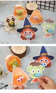 Kleurrijke Halloween-feesttoeters met schattige pompoen- en heksencartoonkaarten