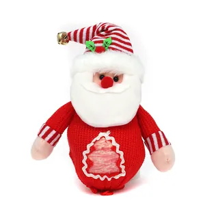 Handgefertigte Plüsch Weihnachtsmann Geschenktüte mit Strickstruktur und Baumfenster