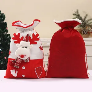 Festliche rot-weiße gestrickte Weihnachtsgeschenktüte mit 3D-Plüsch-Rentier-Design